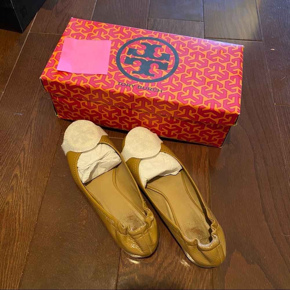 Tory Burch Patent Leather Reva Ballet Flats Sand - Picture 8 of 8